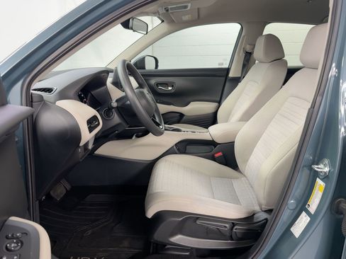 Certified 2025 Honda HR-V LX image 5