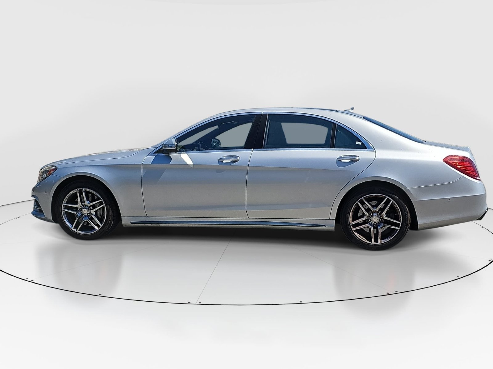 Used 2015 Mercedes-Benz S 550 Sedan image 8