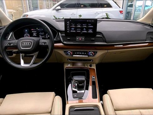 Used 2021 Audi Q5 2.0T Premium Plus w/ Premium Plus Package AWD/4WD image 16