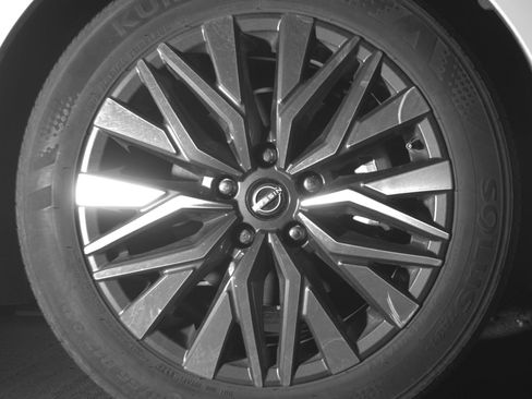 Used 2025 Nissan Altima 2.5 SV FWD image 12
