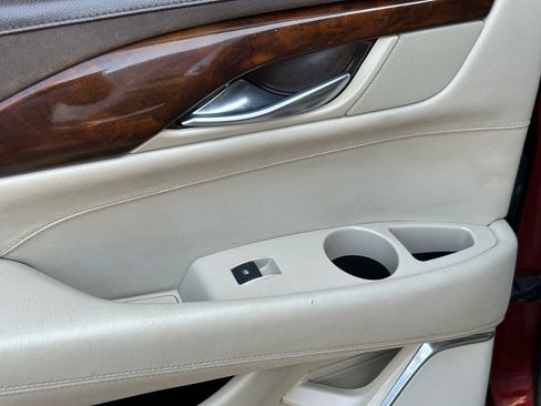 Used 2016 Cadillac Escalade ESV Luxury image 16