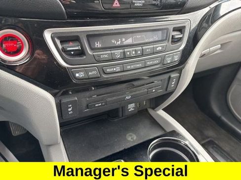 Used 2016 Honda Pilot Touring image 23