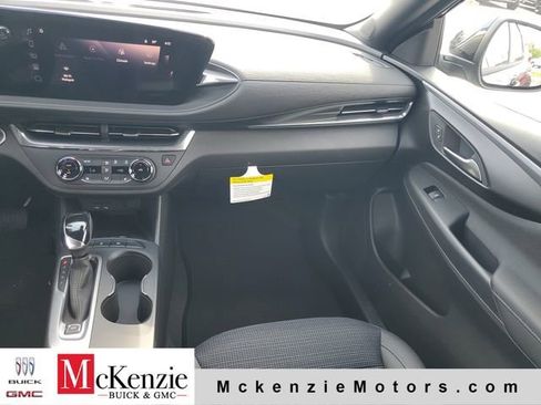 New 2026 Buick Envista Sport Touring w/ Convenience I Package FWD image 25