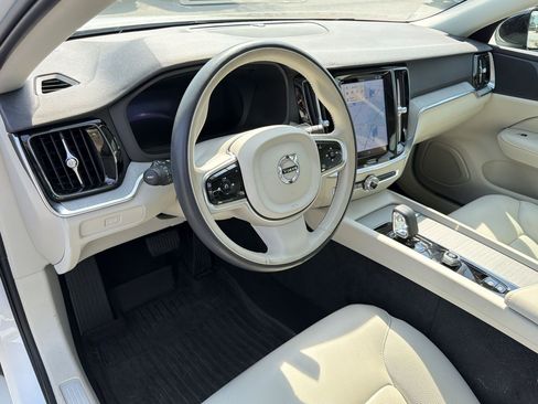 Used 2024 Volvo S60 B5 Plus w/ Climate Package image 4