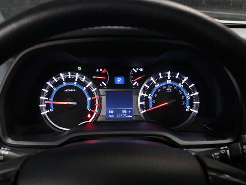 Used 2018 Toyota 4Runner TRD Pro AWD/4WD image 61