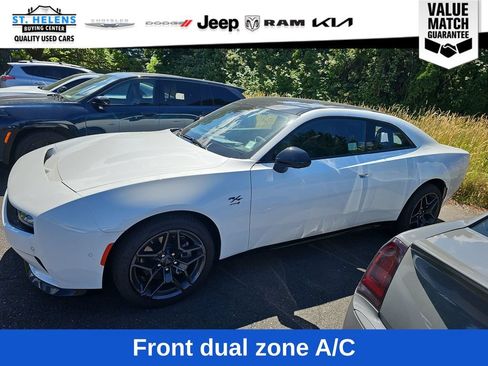 Used 2024 Dodge Charger Daytona R/T w/ Plus Group AWD/4WD image 4