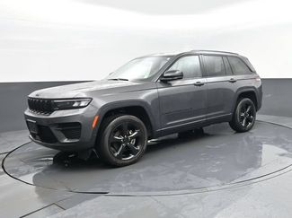 Used 2023 Jeep Grand Cherokee Altitude AWD/4WD video 1