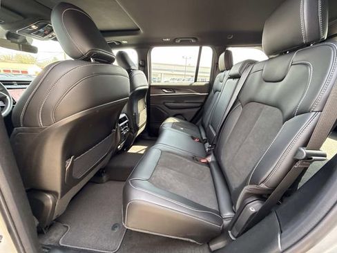 New 2026 Jeep Grand Cherokee Altitude AWD/4WD image 20