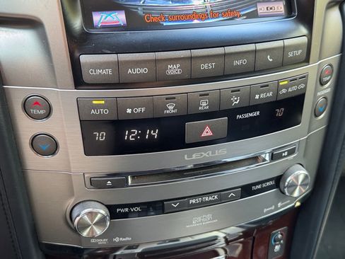 Used 2015 Lexus LX 570 4WD image 24
