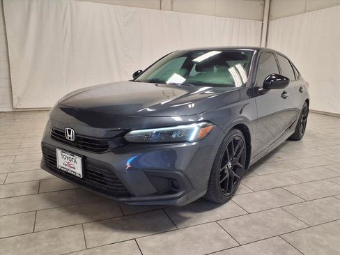 Used 2022 Honda Civic Sport image 3