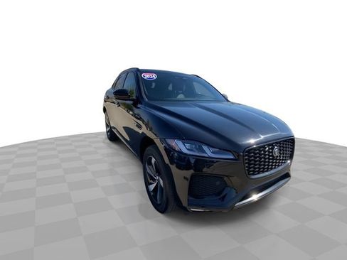 Used 2024 Jaguar F-PACE R-Dynamic S image 4