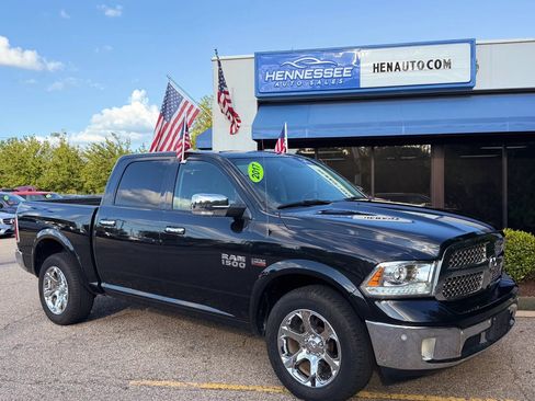 Used 2017 RAM 1500 Laramie w/ Convenience Group AWD/4WD image 13