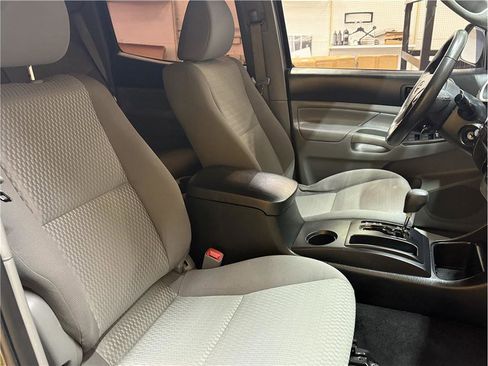 Used 2015 Toyota Tacoma 4x4 Double Cab w/ Convenience Package image 19