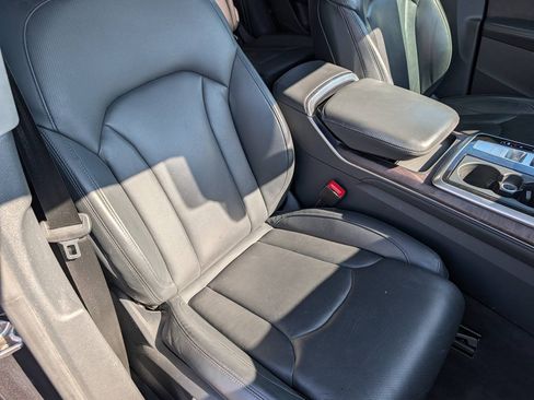 Used 2019 Audi Q8 Prestige AWD/4WD image 38