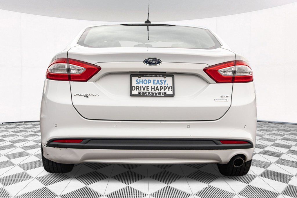 Used 2013 Ford Fusion SE FWD image 9
