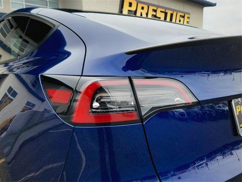 Used 2022 Tesla Model Y Performance image 11
