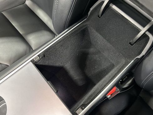 Used 2021 Tesla Model Y Long Range image 19