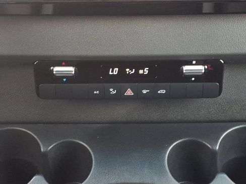 Used 2025 Mercedes-Benz Sprinter 2500 image 19