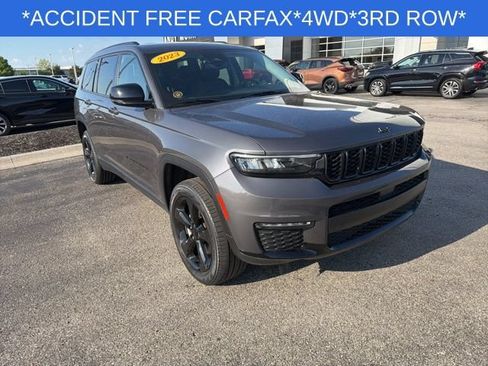 Used 2023 Jeep Grand Cherokee L Limited w/ Black Appearance Package AWD/4WD image 3