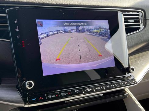 Certified 2024 Jeep Wagoneer Series III image 31