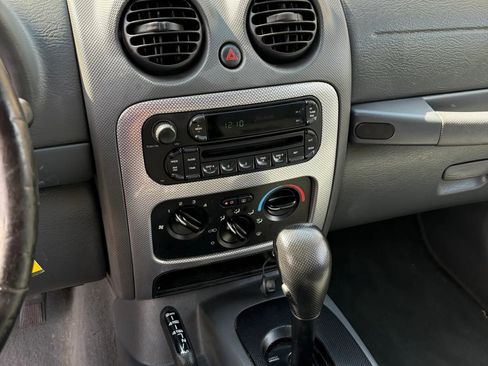 Used 2006 Jeep Liberty Sport AWD/4WD image 28