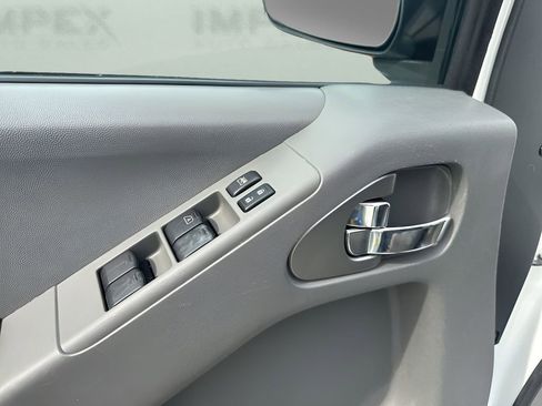 Used 2018 Nissan Frontier SV image 22