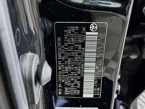 Used 2024 Toyota Corolla LE image 12