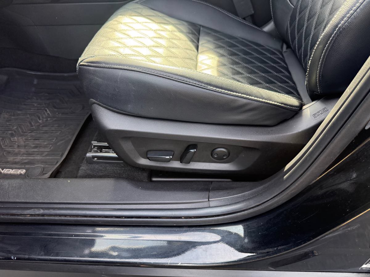 Used 2024 Mitsubishi Outlander SEL AWD/4WD image 28