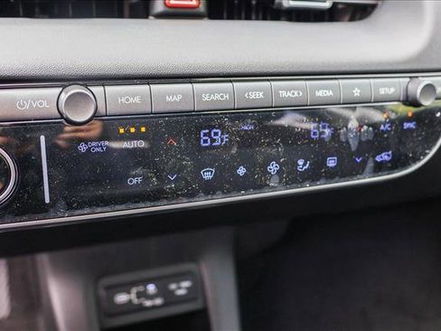 New 2025 Hyundai Ioniq 5 SE image 19