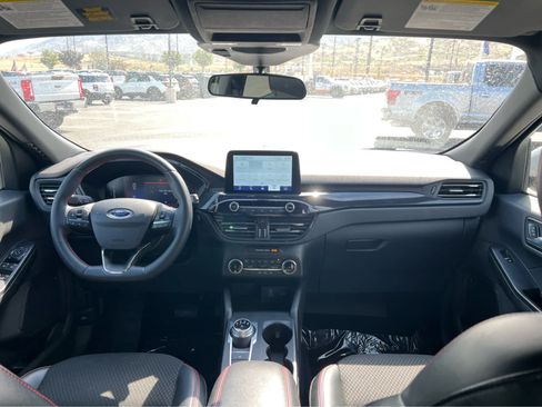 Certified 2025 Ford Escape ST-Line Select AWD/4WD image 24