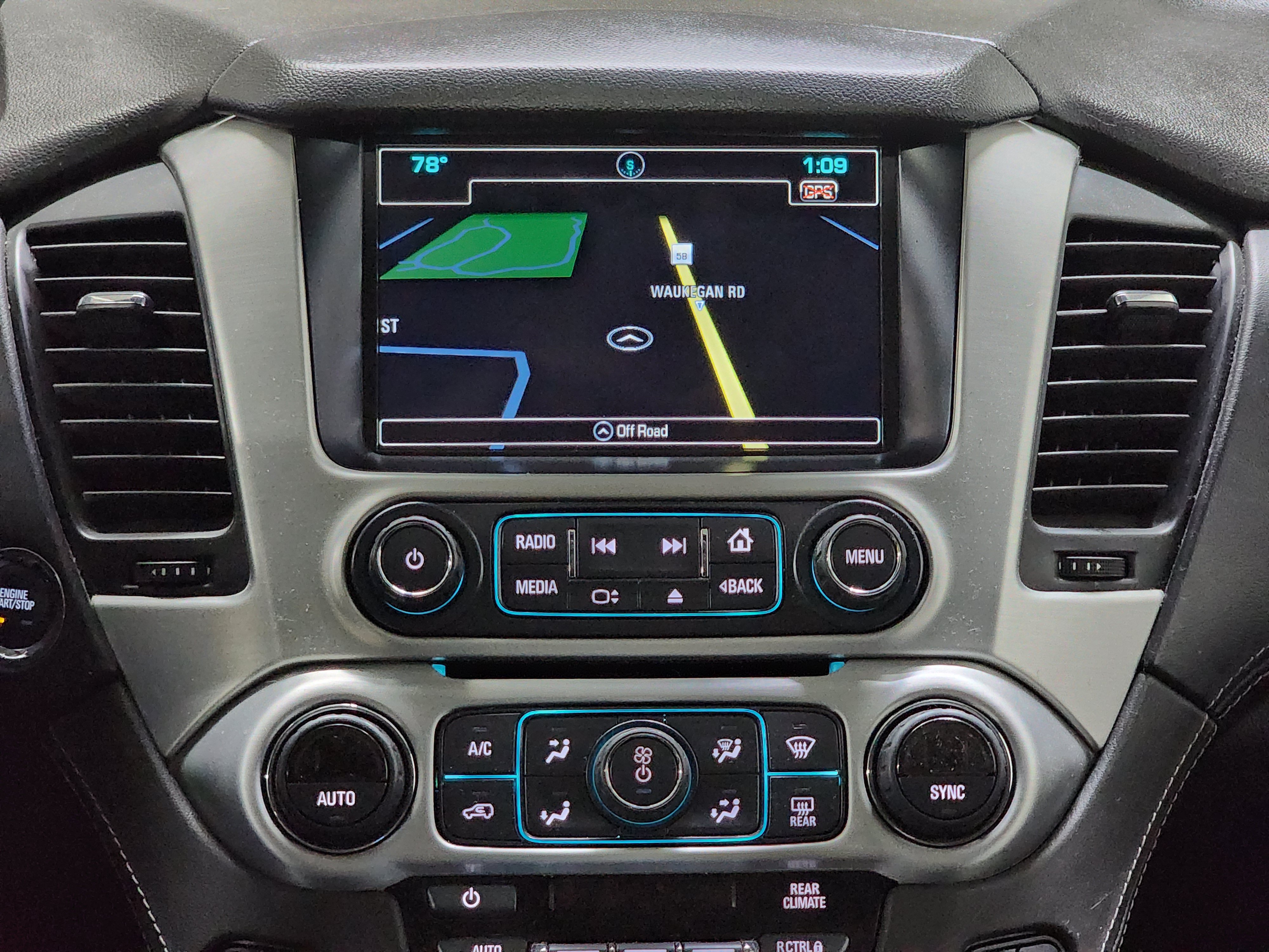 Used 2018 GMC Yukon SLT w/ Premium Edition AWD/4WD image 30