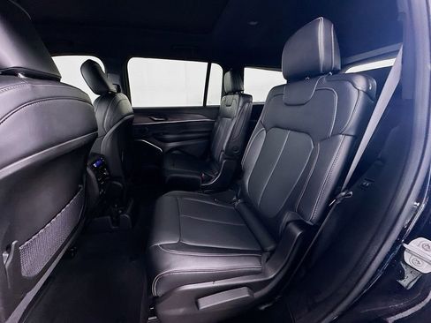 Used 2025 Jeep Grand Cherokee L Overland image 25