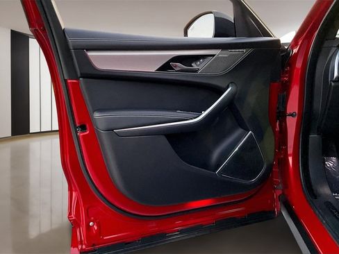 Used 2024 Jaguar F-PACE R-Dynamic S image 18