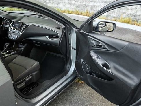 Used 2025 Chevrolet Malibu RS image 14