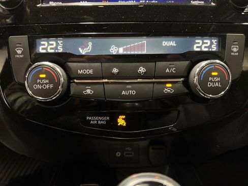 Used 2020 Nissan Rogue S image 31