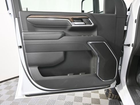 Used 2024 Chevrolet Silverado 3500 LT image 18