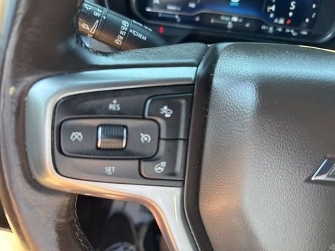 Used 2022 Chevrolet Suburban Z71 w/ Z71 Off-Road Package image 16