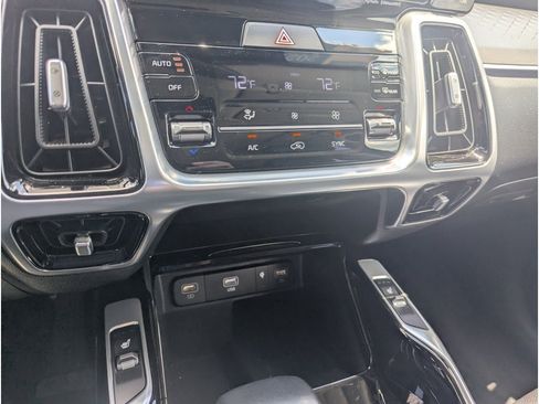 Used 2023 Kia Sorento SX FWD image 23