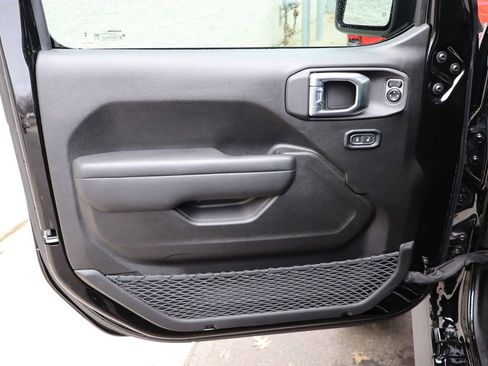 Used 2024 Jeep Wrangler Willys image 29