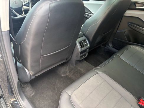 Used 2023 Volkswagen Taos SE w/ Panoramic Sunroof Package AWD/4WD image 22