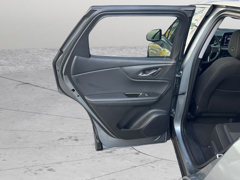 Used 2025 Chevrolet Blazer LT FWD image 29
