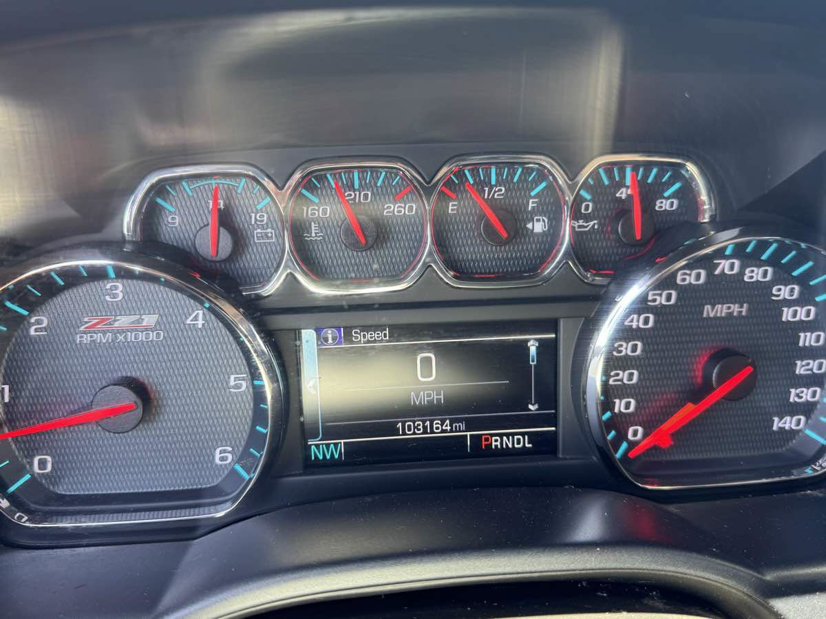 Used 2018 Chevrolet Silverado 1500 LT w/ All Star Edition AWD/4WD image 27