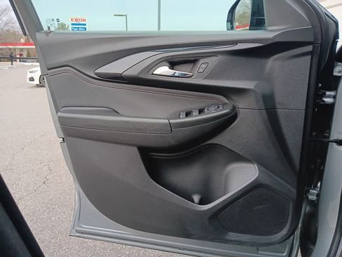 Used 2023 Chevrolet TrailBlazer RS w/ Convenience Package image 30