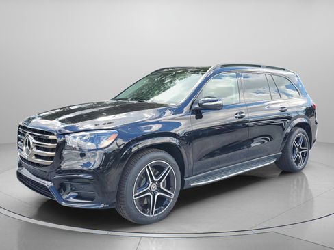 Certified 2026 Mercedes-Benz GLS 450 4MATIC image 2