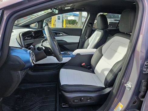 New 2026 Chevrolet Equinox EV LT FWD image 9