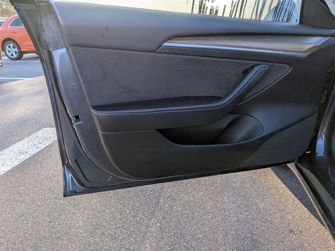 Used 2022 Tesla Model 3 Standard Range image 12