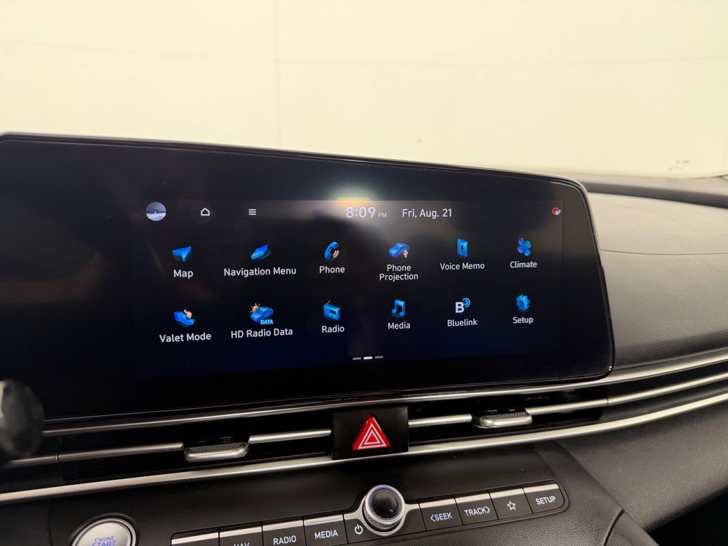 Used 2023 Hyundai Elantra SEL w/ Convenience Package FWD image 16