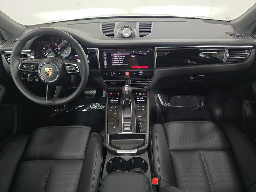 Certified 2026 Porsche Macan AWD/4WD image 13