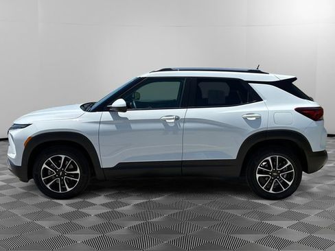 Certified 2024 Chevrolet TrailBlazer LT w/ Convenience Package FWD image 2