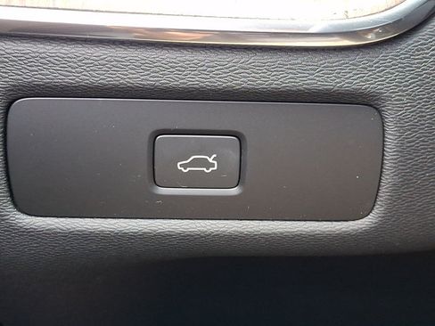 Used 2023 Volvo XC60 B5 Plus w/ Climate Package AWD/4WD image 26